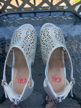 GB Girls Rhinestone Silver Wedges Sandals Brand New Size 5